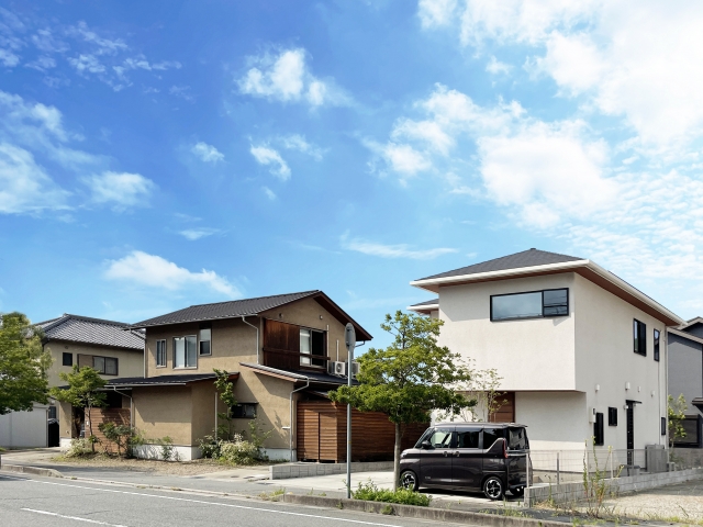 住宅　外観　駐車場